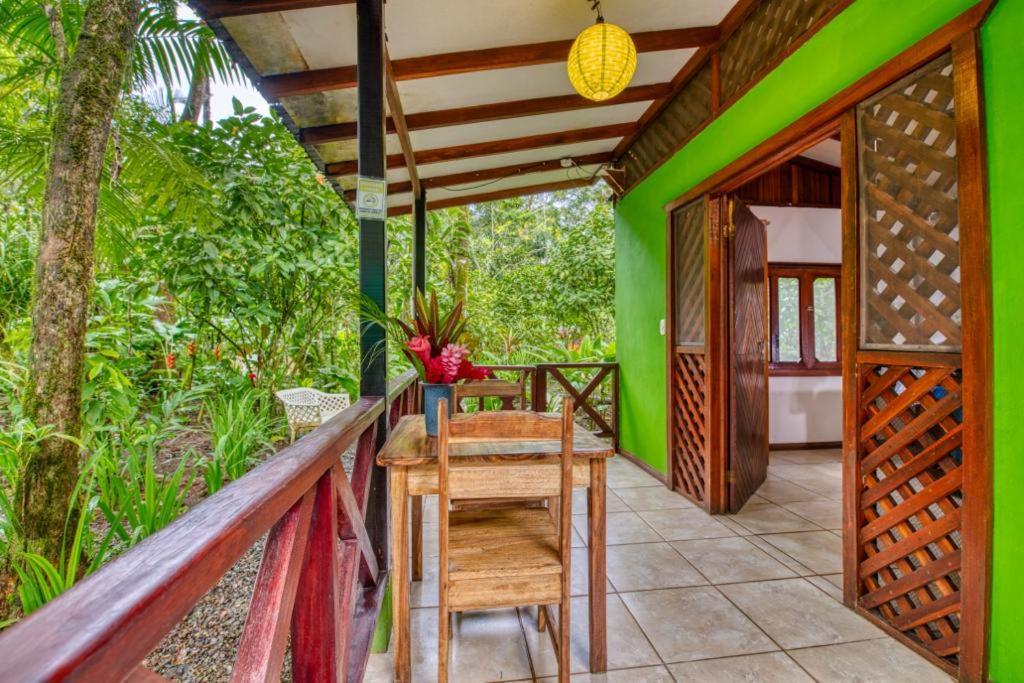Pachamama Jungle River Lodge - Punta Uva Puerto Viejo de Talamanca Exterior photo