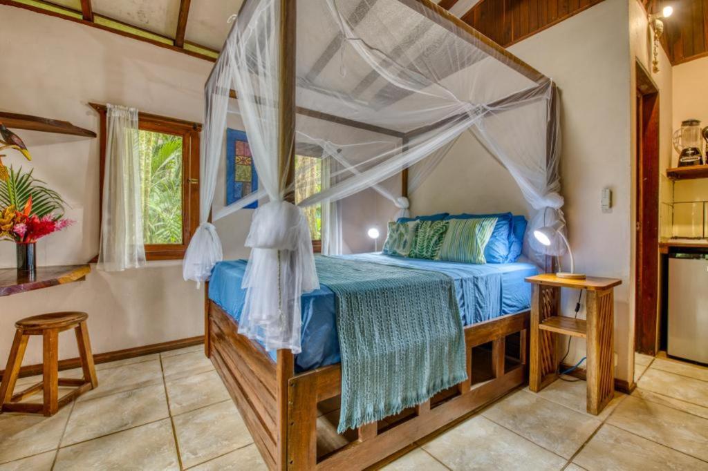 Pachamama Jungle River Lodge - Punta Uva Puerto Viejo de Talamanca Exterior photo